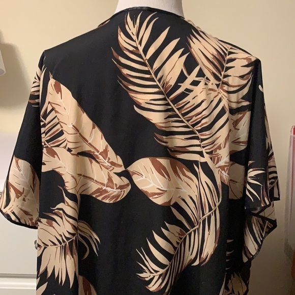 Lulla collection Black and Tan swim coverup/kimono - Picture 6 of 8